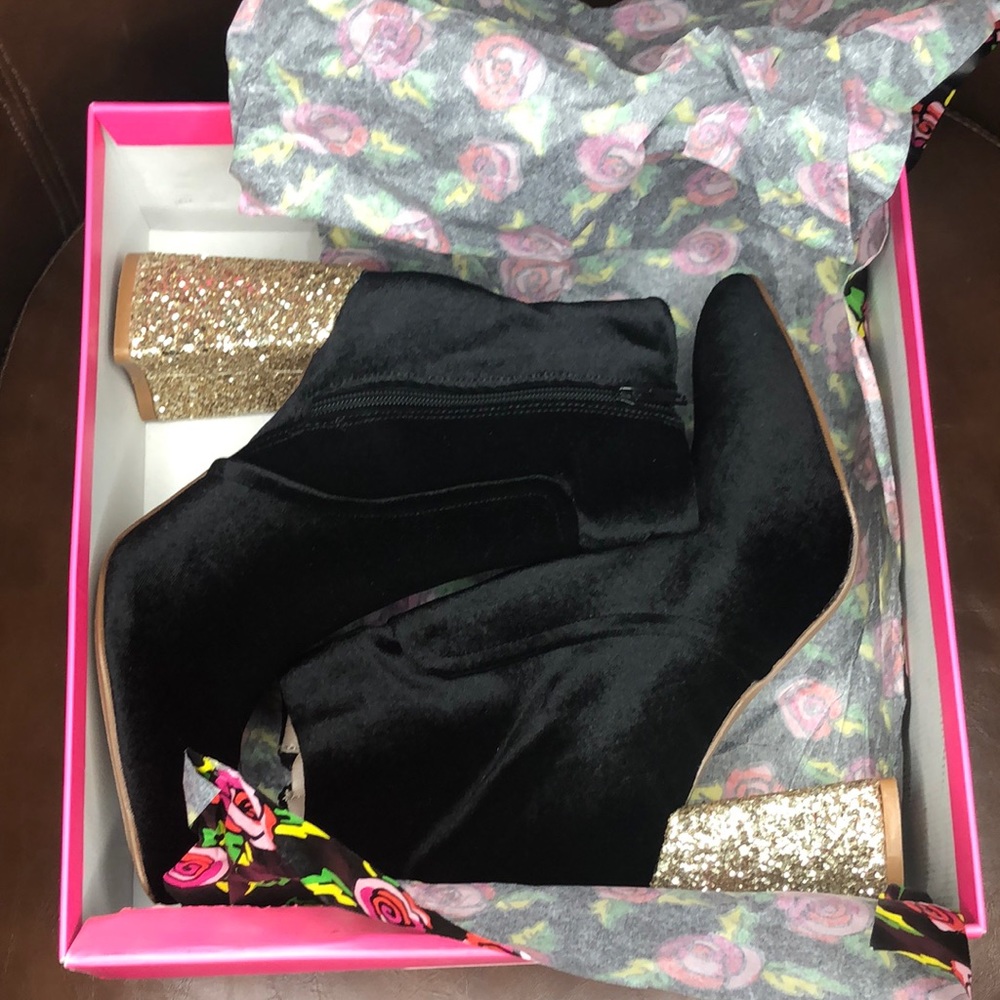 Betsey Johnson Kacey Ankle Bootie - Picture 2 of 11